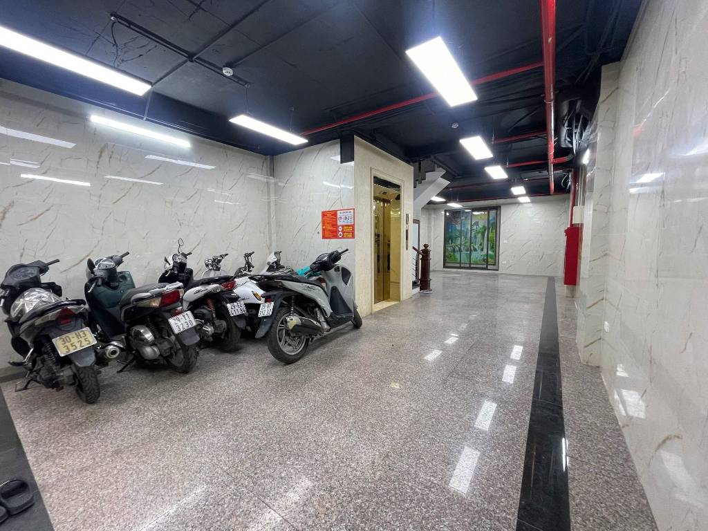 Mặt phố, 92,8m2, 9 tầng, mặt tiền 5,5m Ngã Tư Sở, Đống Đa, 39 tỷ 750.