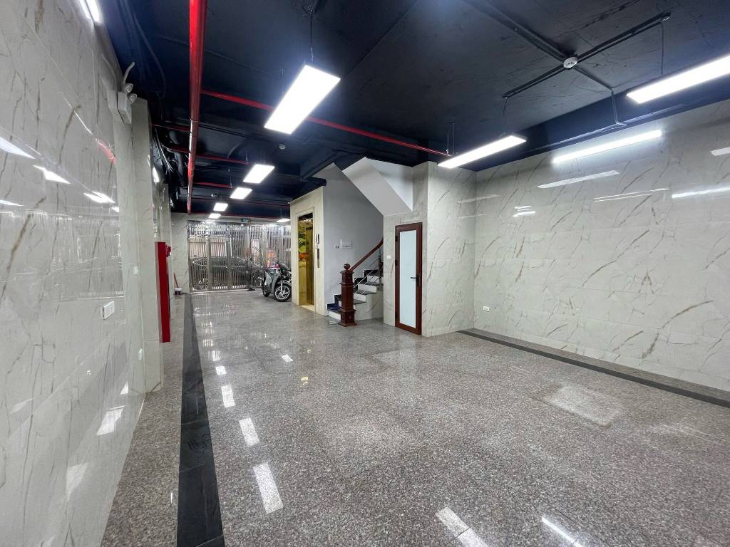 Mặt phố, 92,8m2, 9 tầng, mặt tiền 5,5m Ngã Tư Sở, Đống Đa, 39 tỷ 750.