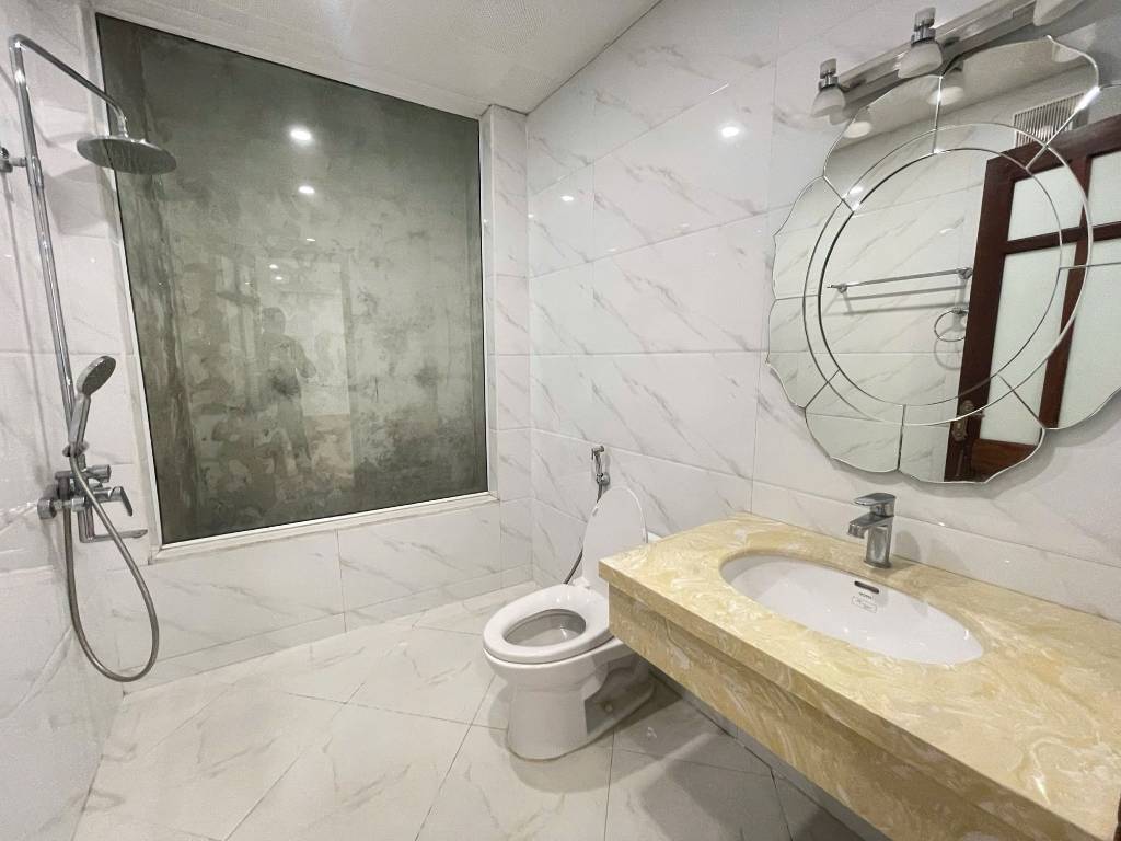 BÁN NHÀ PHỐ NGÃ TƯ SỞ, ĐỐNG ĐA, DIỆN TÍCH 93M2, 9 TẦNG, MẶT TIỀN 5,5M, GIÁ 39 TỶ 750