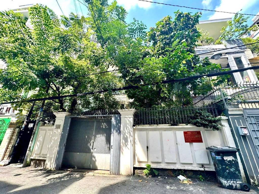 Bán gấp nhà hẻm nhựa 8m VIP Lê Văn Sỹ Q3 9x22m 4 tầng 39 Tỷ