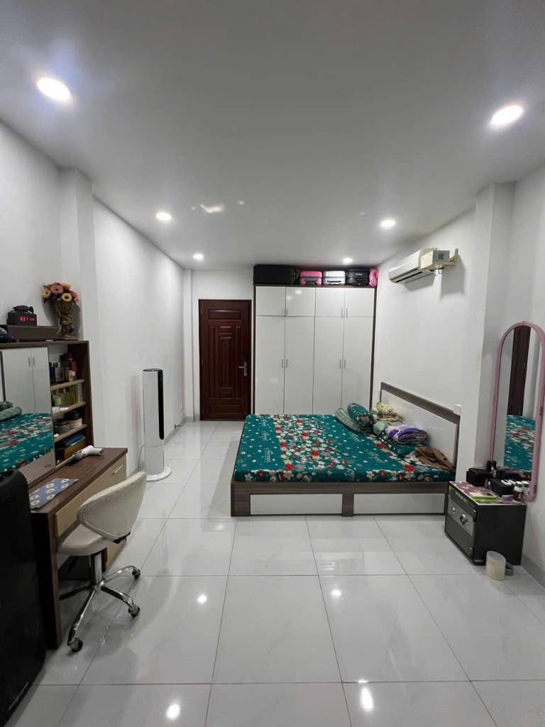 Mặt Tiền Ngô Quyền, Q10 - Ngay Ngã Tư 3/2 – 3.3x14m – 5 Tầng Mới Ở Liền – Giá 19 Tỷ