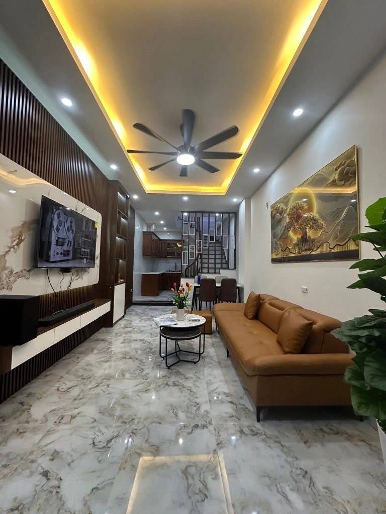 NHÀ ĐẸP – DÂN XÂY, Phố Nguyễn Trãi, gần Phố, 40m2, 5 Tầng, 10.4 Tỷ.