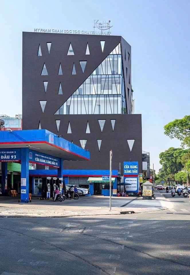 TOÀ NHÀ ĐẸP TRUNG TÂM VÕ THỊ SÁU Q3 – THANG MÁY, HẦM – VỊ TRÍ ĐẮC ĐỊA