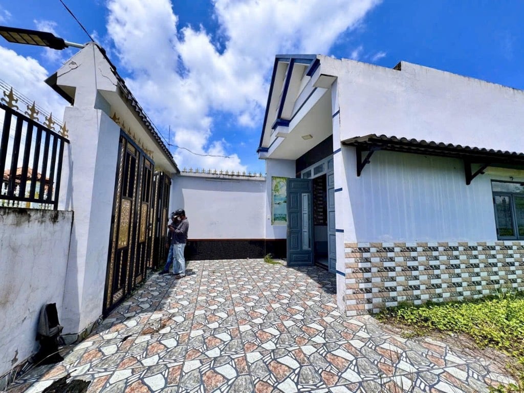 Ngộp, bán nhà Đức Hòa, Long An, chỉ tính giá đất, diện tích 262m2, giá chỉ 1,85 tỷ