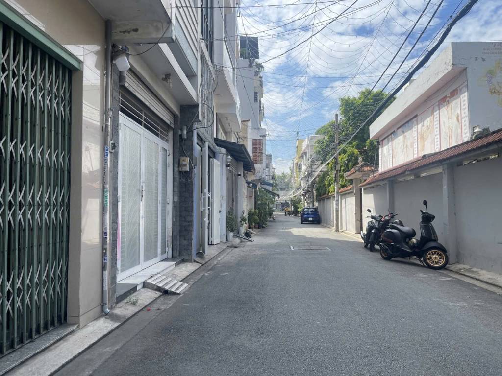 Bán nhà hẻm xe hơi Huỳnh Văn Bánh 52m2 đúc 2 tầng BTCT nhỉnh 9 tỷ tl