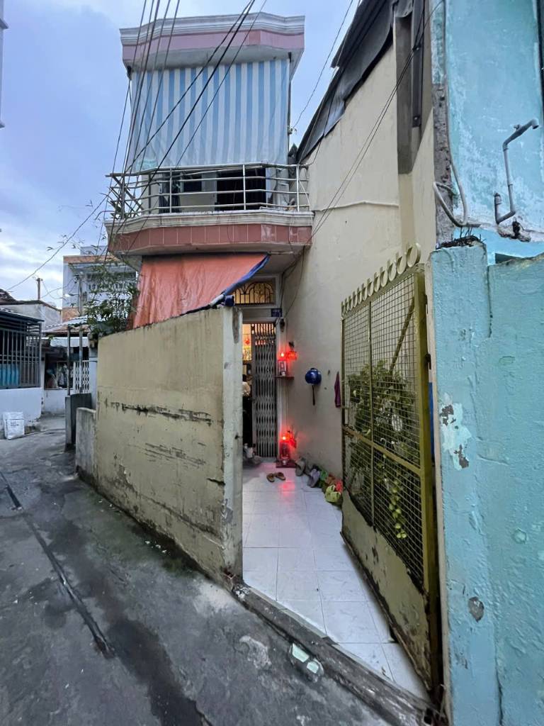 Bán nhà hẻm xe hơi Văn Thân, Quận 6, diện tích 4,4x8m, tiện xây mới, giá 3,3 tỷ