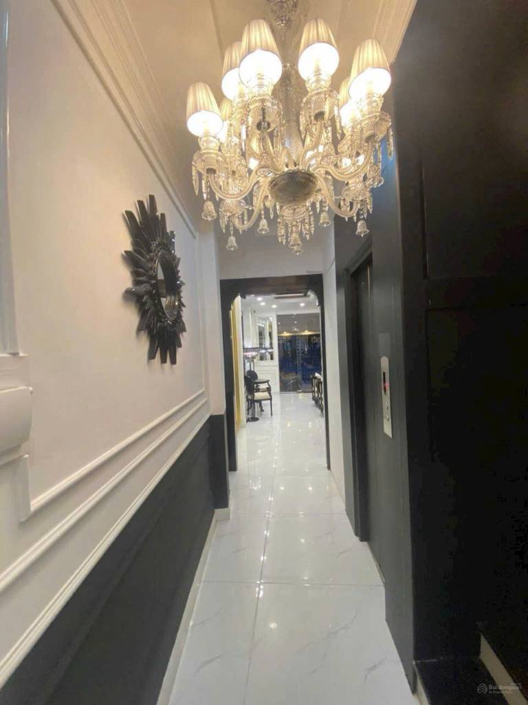 Bán nhà mặt tiền Nguyễn Văn Trỗi, Phú Nhuận, gần sân bay, diện tích 6,5x15m, giá nhỉnh 33 tỷ