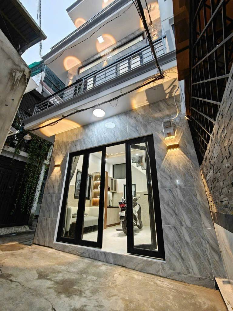 Bán nhà hẻm xe hơi Thích Quảng Đức Phú Nhuận 4 tầng 3PN tặng nội thất nhỉnh 4 tỷ tl .