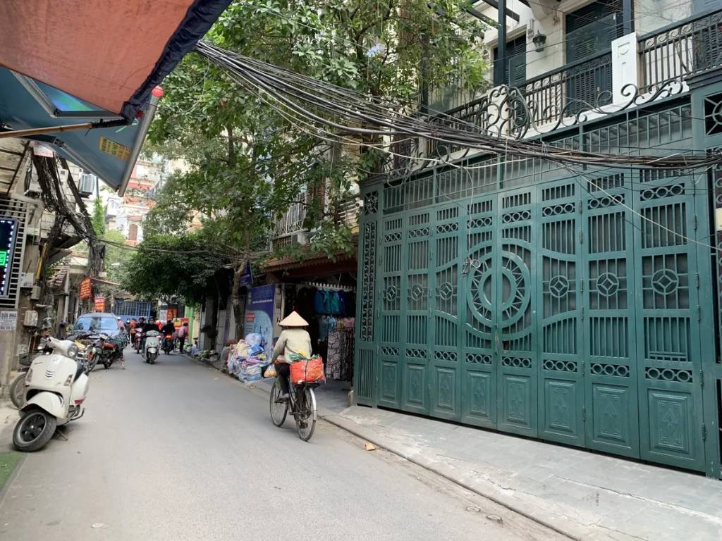 Bán đất phố Láng Hạ, 218m2 mặt tiền 14m, giá 32 tỷ, ngõ ô tô kinh doanh