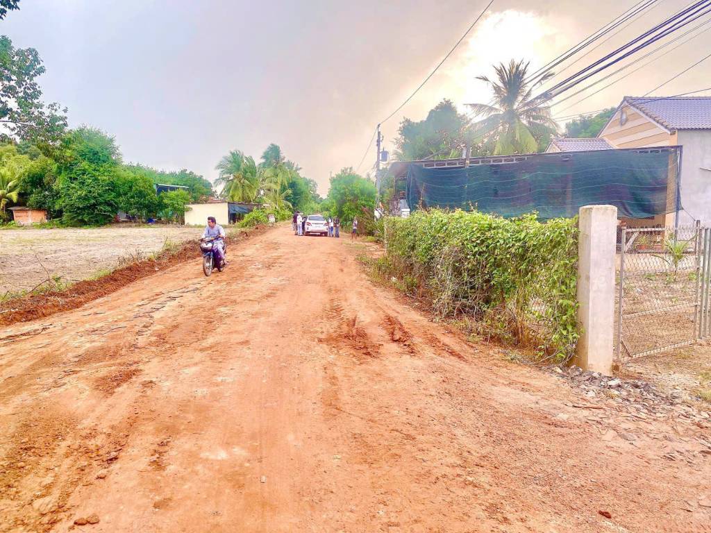 Bán đất đường dh15, Dương Minh Châu, Tây Ninh, 200m2, giá 490 triệu