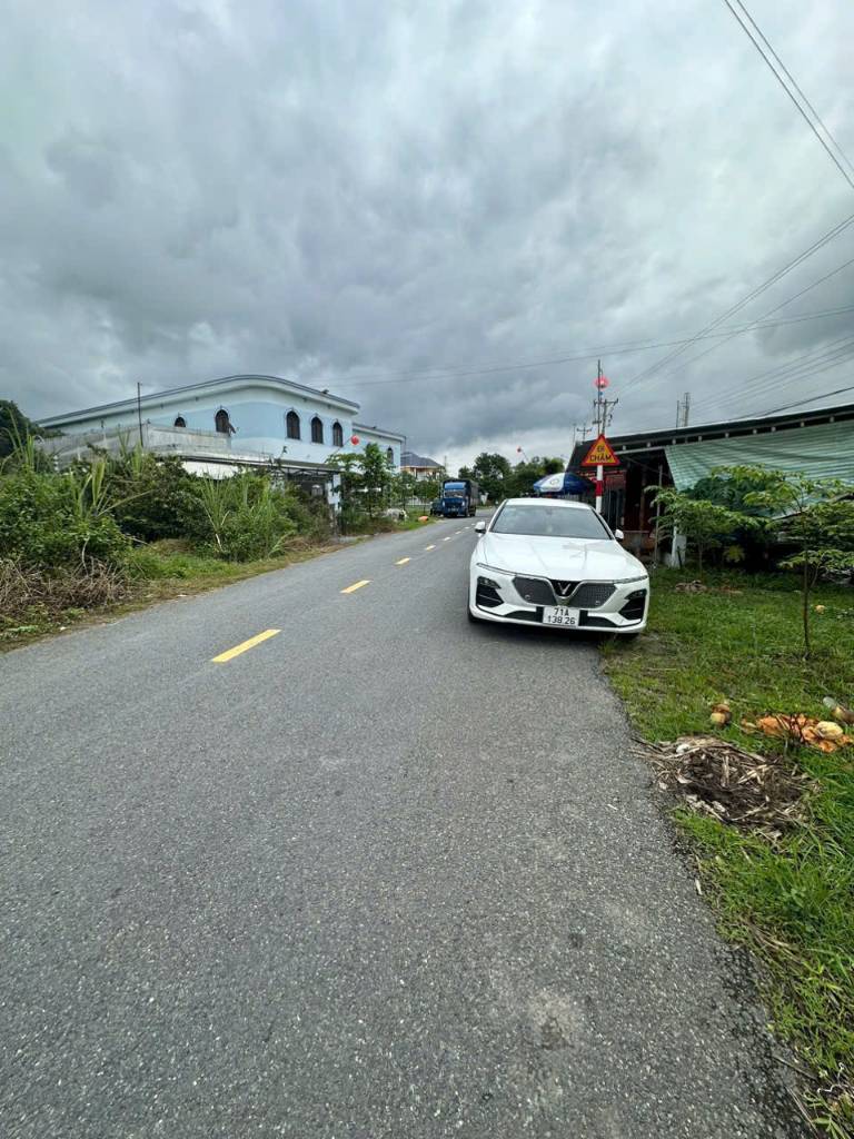 Bán gấp đất Mỏ Cày Nam, Bến Tre, 1650m², vị trí tiềm năng, kinh doanh, giá rẻ 4,2tr/m²