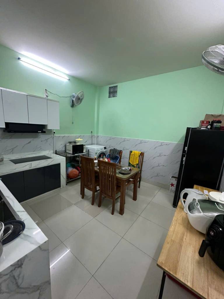 Chỉ (4tỷ) hơn - Bán nhà 3 tầng Nguyễn Thị Tần Q.8 (4x12) 3PN - Hẻm rộng