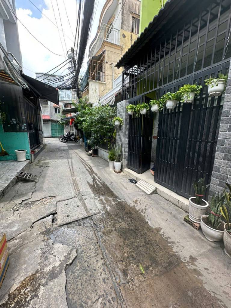 Chỉ (4tỷ) hơn - Bán nhà 3 tầng Nguyễn Thị Tần Q.8 (4x12) 3PN - Hẻm rộng