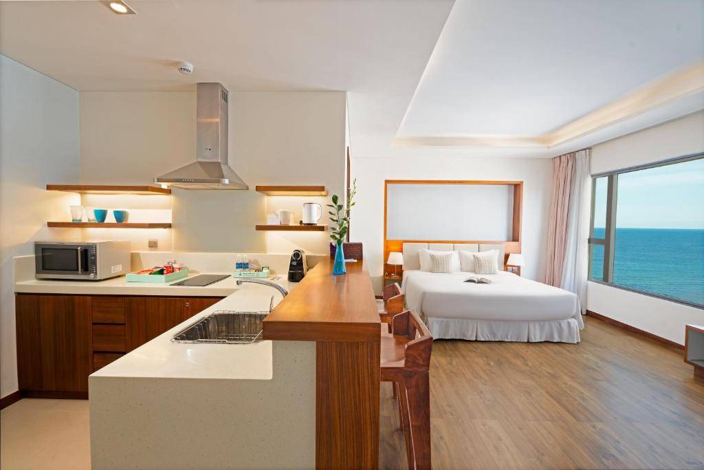 Bán căn hộ 2PN À La Carte Hotel, view biển Mỹ Khê, căn hiếm đẹp nhất dự án, còn 1 căn duy nhất