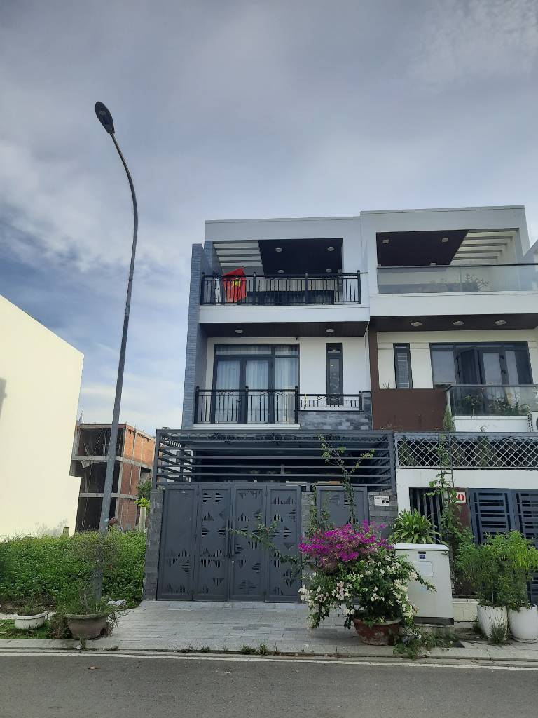 Bán nhà KĐT Mỹ Gia, Nha Trang, 3 tầng đang cho thuê 22tr/th, giá bán 8 tỷ 550 triệu