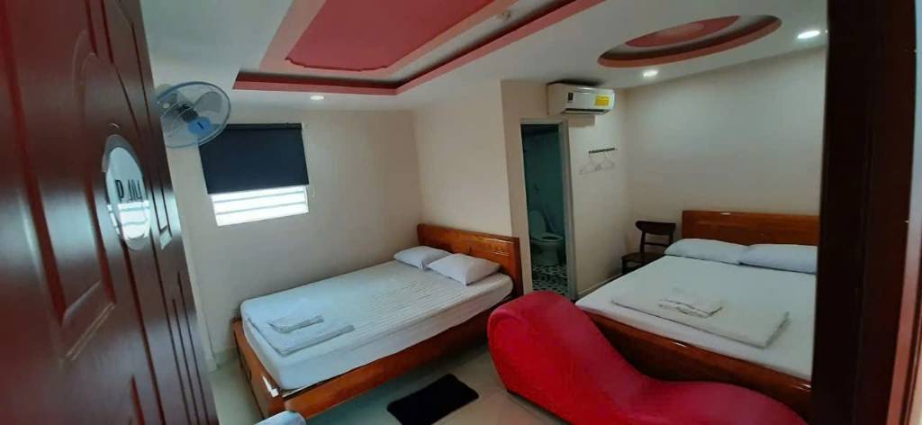 KHÁCH SẠN 6 TẦNG, 26 PHÒNG, THANG MÁY, DÒNG TIỀN 200TR/THÁNG, PHẠM VĂN ĐỒNG