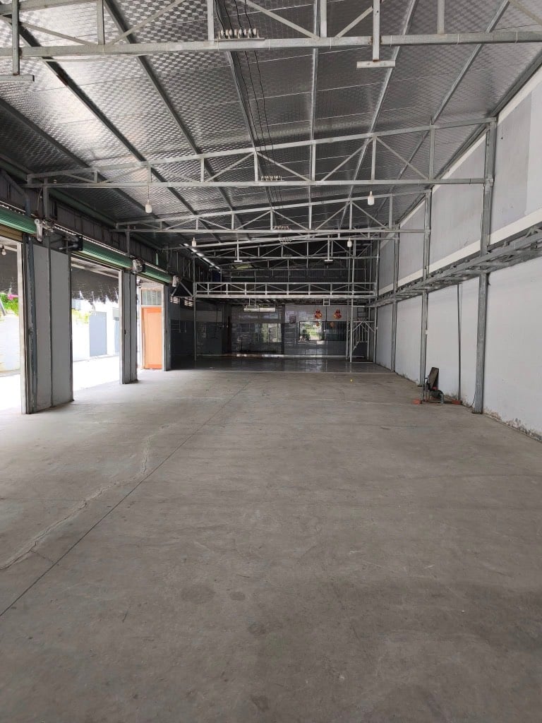 Cho thuê mặt bằng kinh doanh Long An, 2 mặt tiền tại thị trấn Đức Hòa, 15 triệu/tháng