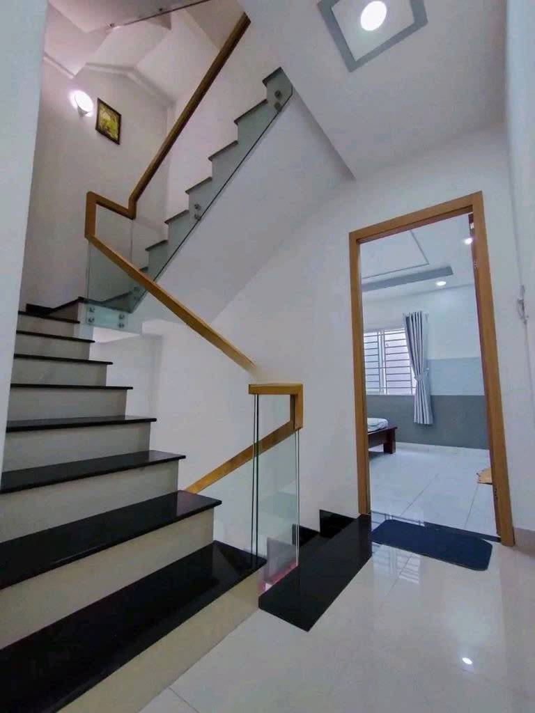 Siêu phẩm, bán nhà HXH Bùi Tư Toàn, Bình Tân, 4x14m, trệt 3 lầu, 5PN 4WC, giá nhỉnh 7 tỷ