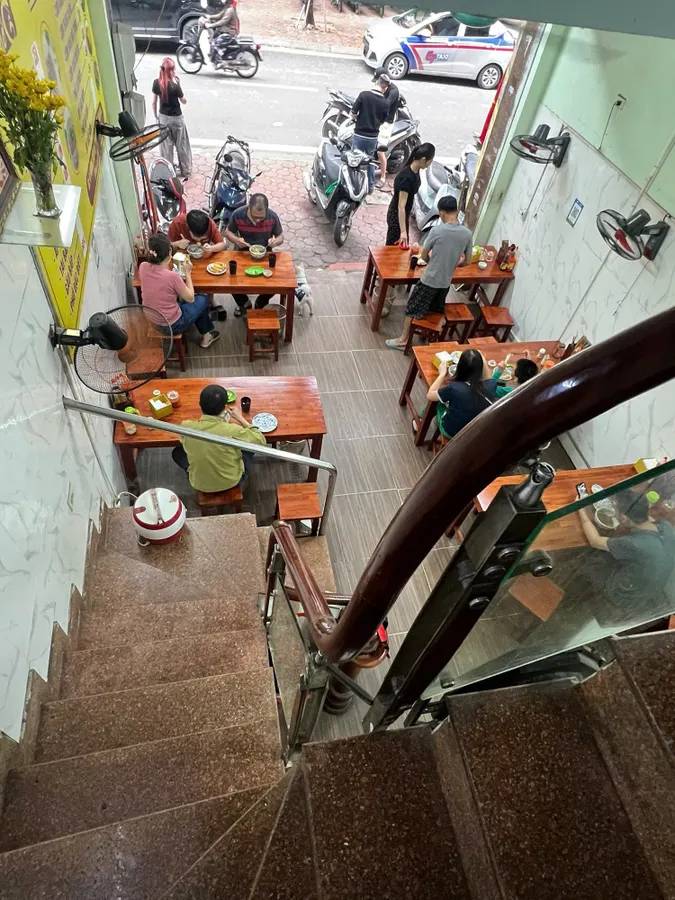 Nhà mặt phố Vương Thừa Vũ – 4 tầng, diện tích 52m², kinh doanh sầm uất ngày đêm, vỉa hè rộng rãi