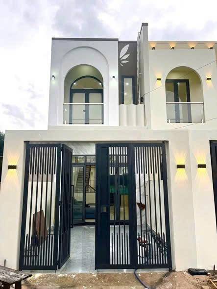 NHÀ 1 LẦU 1 TRỆT VEN SÔNG , THÍCH HỢP CHO ANH CƯ NGHỈ DƯỠNG