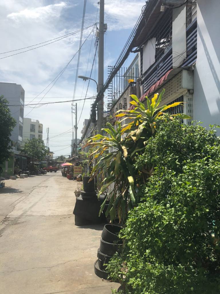 BÁN NHÀ AN LẠC SÁT AN DƯƠNG VƯƠNG HẺM XE TẢI NGANG 4,5M NHIK 4 TỶ 
tandatnhapho 0918589***