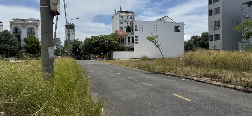 13 tỷ, 137m2. Đất đường Nguyễn Khắc Viện, nhìn ra biển Sơn Thủy