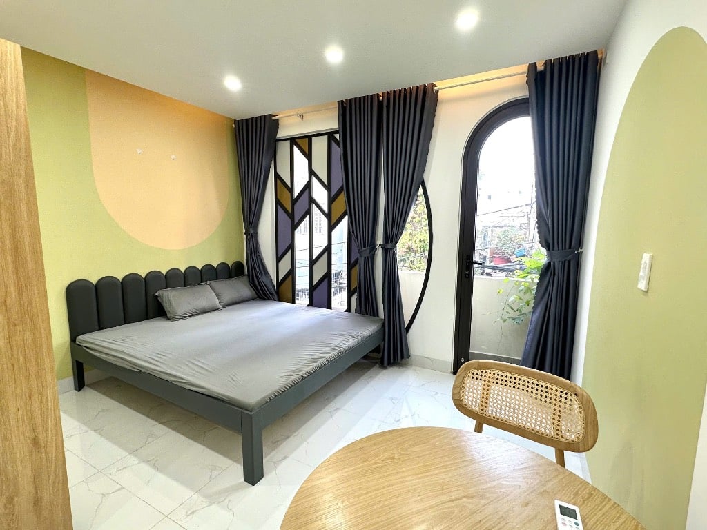 CHO THUÊ CHDV-CCMN BAN CÔNG - MÁY GIẶT RIÊNG - TÁCH BẾP FULL NỘI THẤT