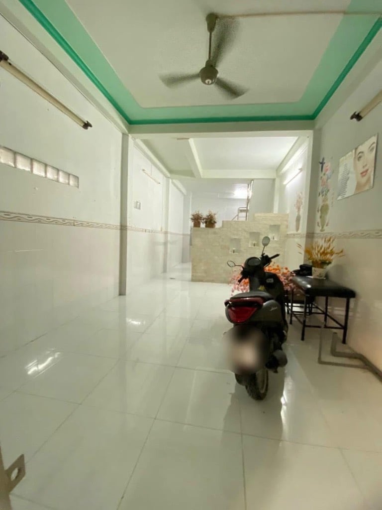 Nhà lầu hẻm 4m phù hợp ở và kinh doanh