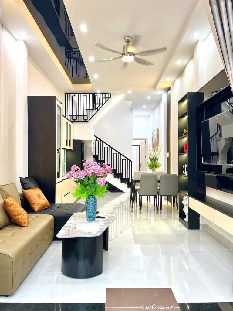 CẦN TIỀN, BÁN GẤP NHÀ BÌNH CHÁNH, GẦN BX MIỀN TÂY, SỔ RIÊNG, GIÁ 1,26 TỶ