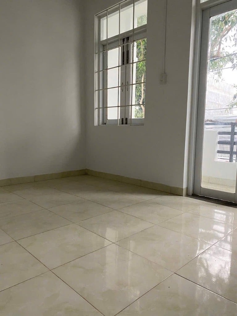 Bán nhà  Bình Chánh, gần Vòng Xoay An Lạc, 1 trệt 1 lầu, 970 triệu, sổ riêng