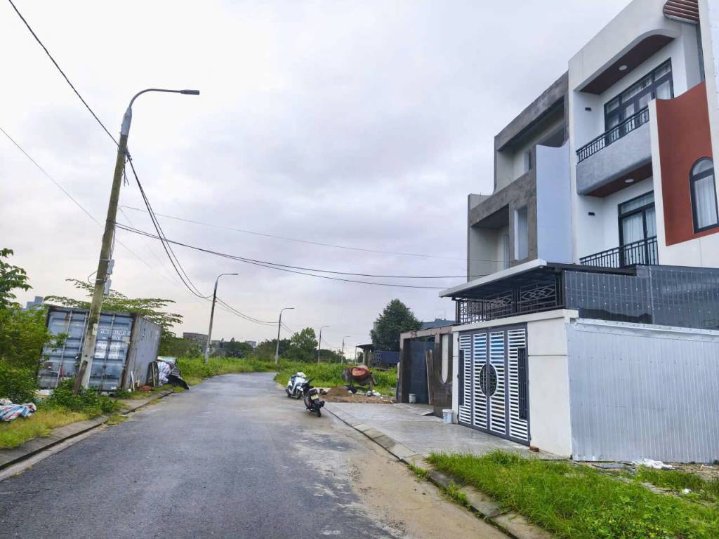 BÁN ĐẤT NHÂN HOÀ 3, CẨM LỆ, ĐÀ ĐẴNG, SÁT CÔNG VIÊN THU BỒN, GIÁ 3,99 TỶ CÓ TL