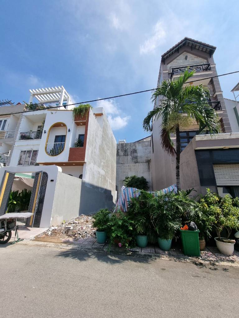 LÔ ĐẤT CỰC NGON NGAY TTTM GIGAMALL - 5 x 24m - PHÙ HỢP XÂY CHDV, Ở - ĐƯỜNG NHỰA XE TẢI