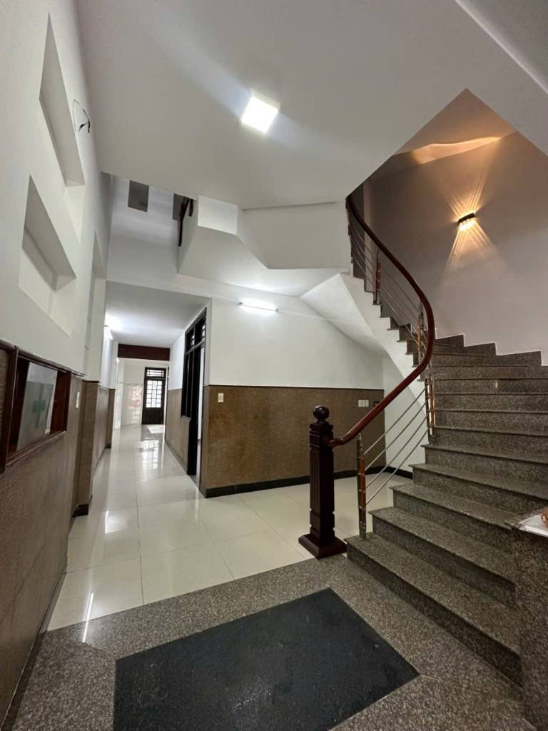 14 tỷ/Nhà 5 tầng đường Lê Văn Hiến,7 phòng,Sát Phường NH Sơn,BV 600 giường,Đ Nẵng,126m2