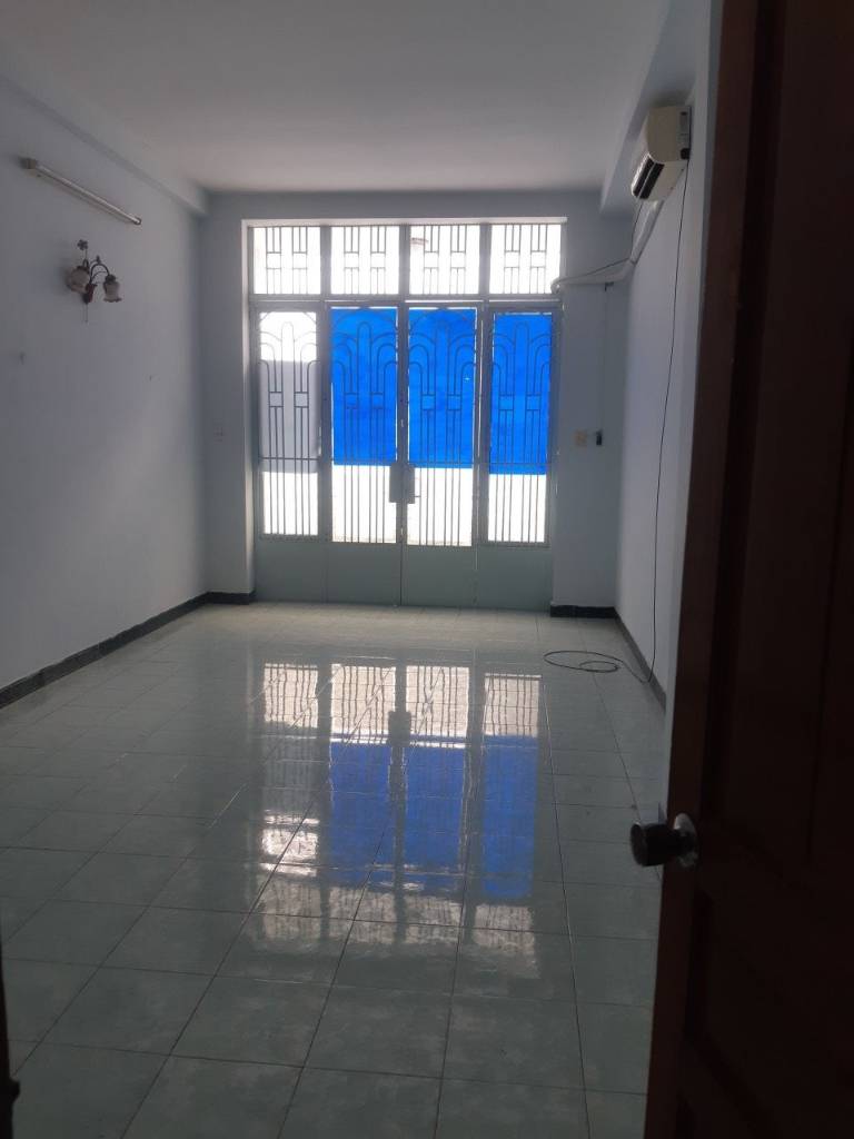 Bán Nhà Nguyễn Gia Trí hẻm 6m Giáo Xứ Thanh Đa vào DT 4x18m trệt 3 lầu ST rất đẹp gần mặt đường