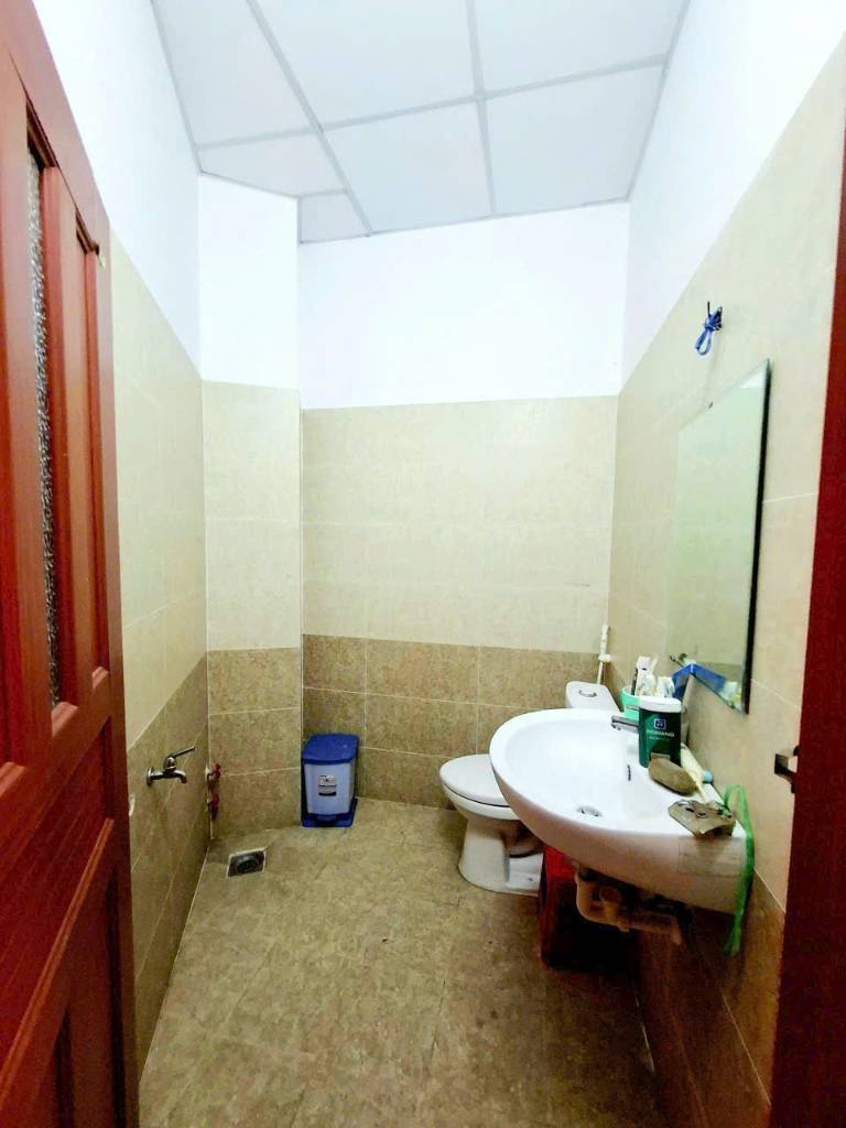 Bán nhà mặt phố 57m2 Đông Hồ, Tân Bình, tiện ích đầy đủ chỉ 9,5 tỷ