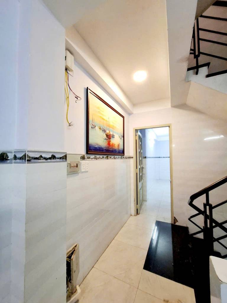 Bán nhà mặt phố 57m2 Đông Hồ, Tân Bình, tiện ích đầy đủ chỉ 9,5 tỷ