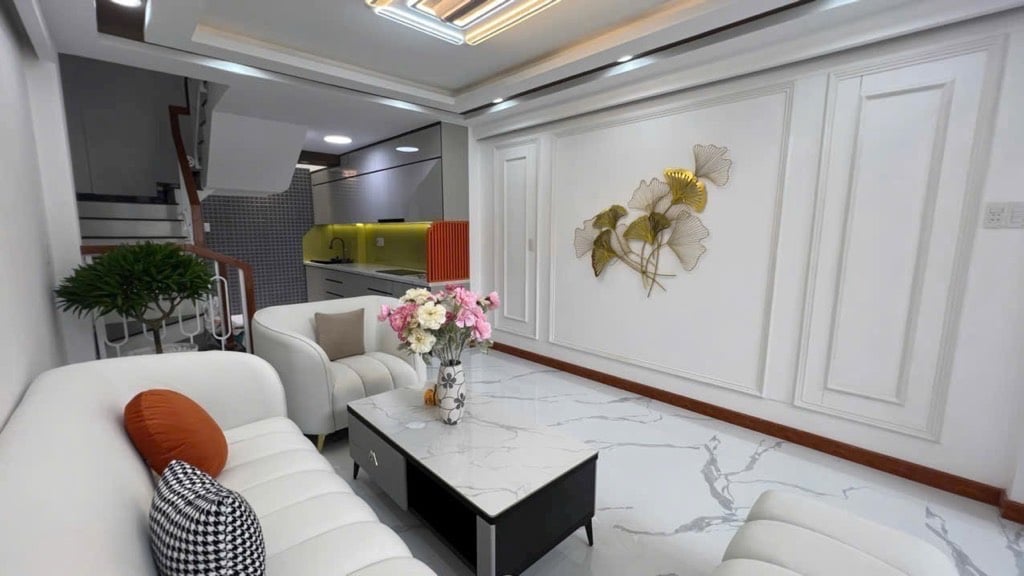 Bán nhà Nguyễn Chí Thanh, trung tâm Quận 10, gần Ngô Gia Tự, 4x14.5m, 4 tầng, 5pn