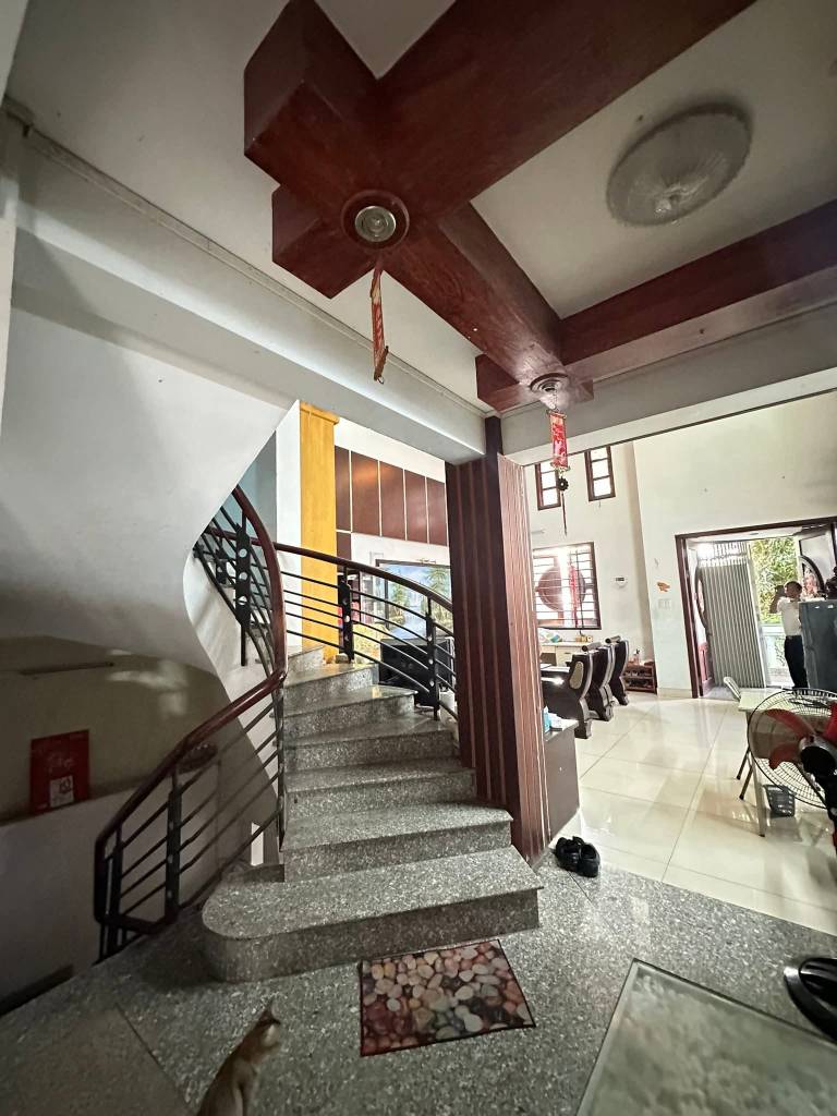 Bán gấp MT hẻm Nguyễn Thị Thập Quận 7 kinh doanh tấp nập, đang cho thuê 26triệu/tháng