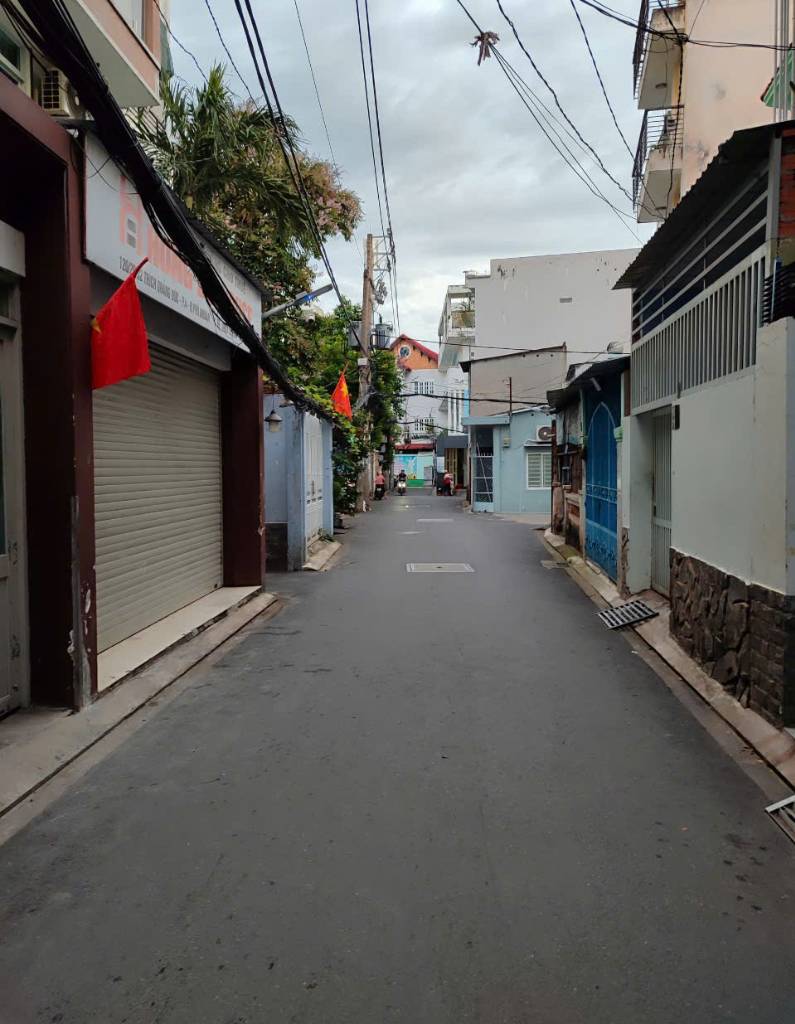 Ô TÔ ĐỖ CỬA, 50m2 (4.6 x 11), 3 Tầng 3PN, P11 Bình Thạnh, giá 10.5 ty