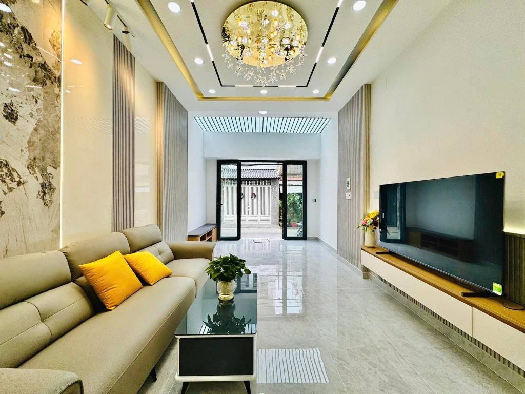 Bán nhà Đoàn Nguyễn Tuấn, trệt 1 lầu, thanh toán 695tr nhận nhà, đang cho thuê 12tr/tháng