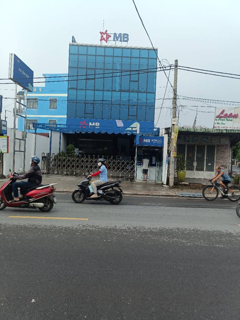 Đất mặt tiền kinh doanh buôn bán gần ngân hàng
