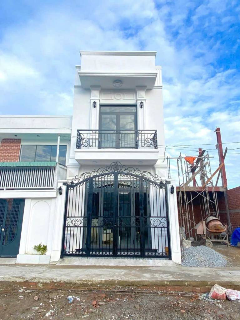 Nhà phong cách Tân Cổ Điển Phường 3. TP Mỹ Tho cũ. Giàm 150 triệu. Còn 1 tỷ 820.