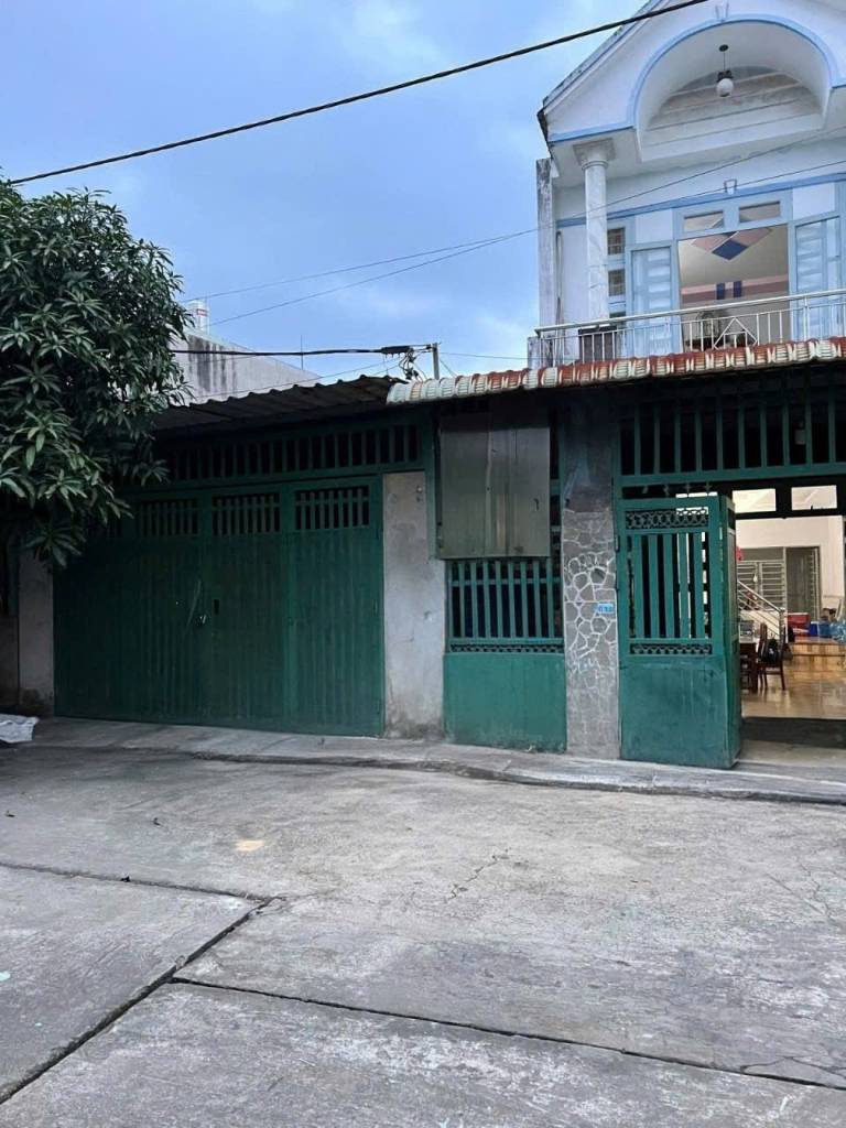 BÁN NHÀ HUỲNH THỊ NA, HÓC MÔN, NHÀ CẤP 4, DT 100M², HẺM 8M Ô TÔ TRÁNH, CHỈ 3.65 TỶ