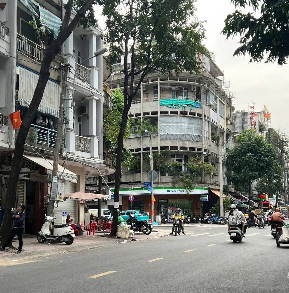 Cho thuê nhà - đường Trần Tuấn Khải, P5, Quận 5