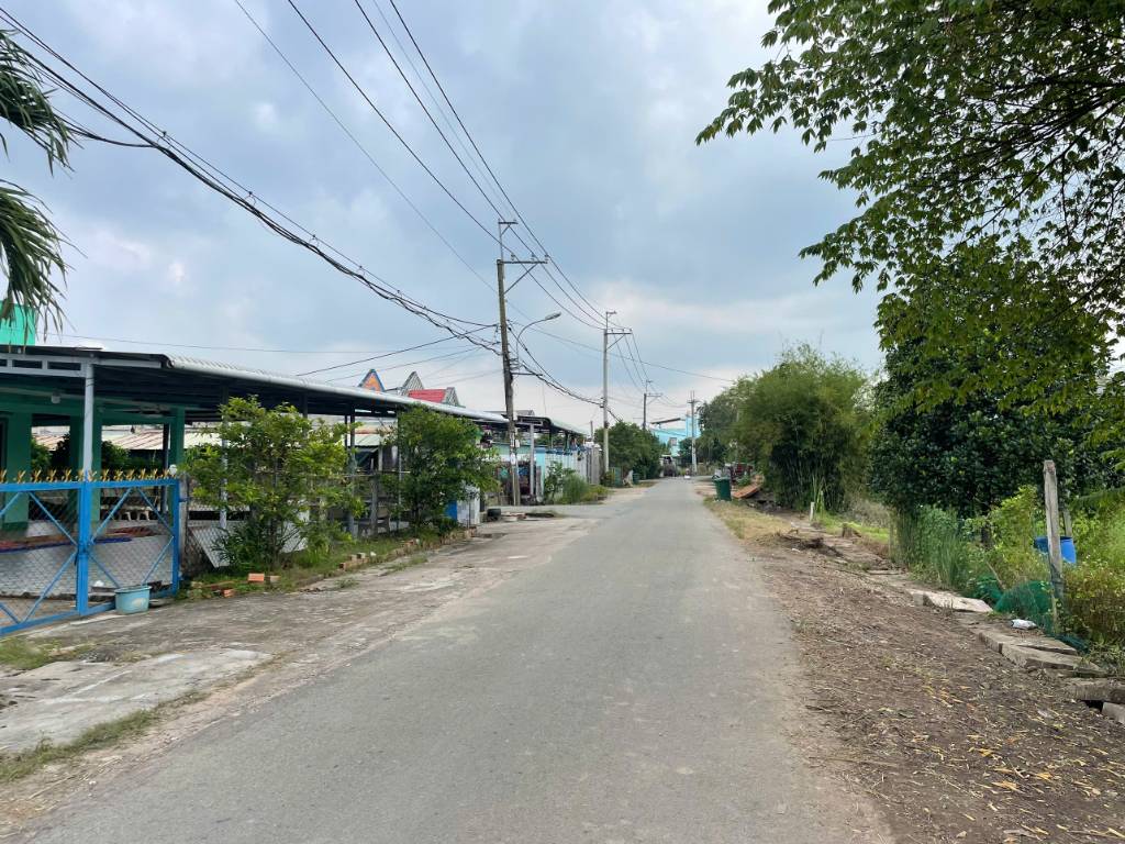 Bán đất vườn 12x50 (có 200m2 thổ) mặt tiền cây Trôm Mỹ khánh - chỉ 2,4 tỷ