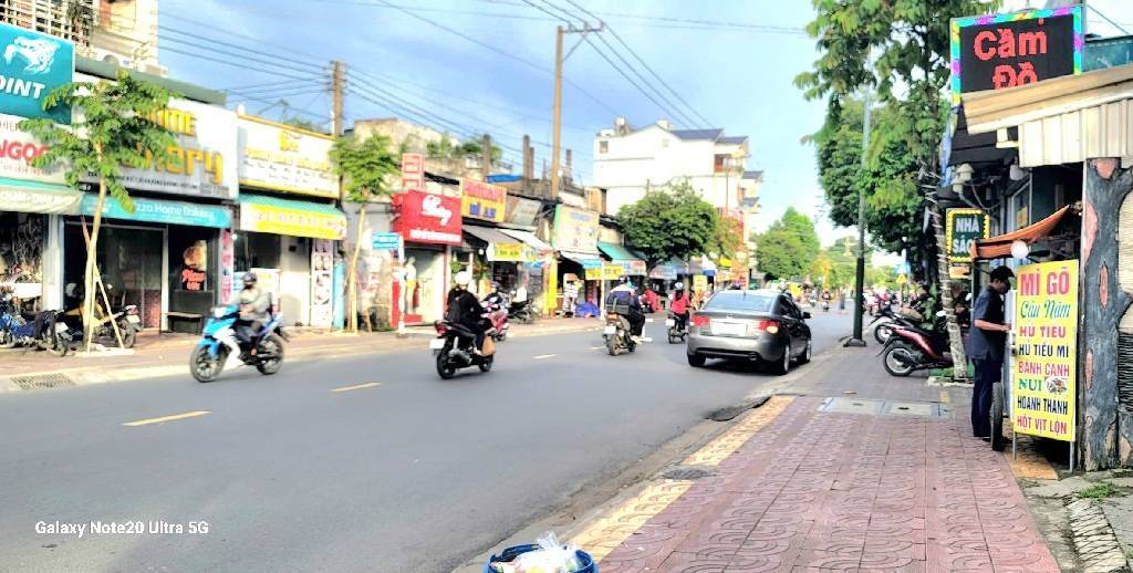 BÁN NHÀ LÝ THƯỜNG KIỆT, DĨ AN, DIỆN TÍCH 108M2, NGANG 6,4M, CHỈ 3,05 TỶ