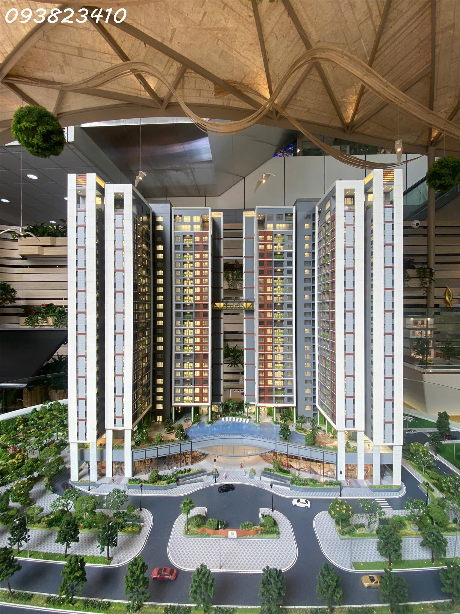 Bán Penhouse Essensia Sky mặt tiền Nguyễn Hữu Thọ suất nhà báo, giá HĐ gốc có VAT 15,445 tỉ