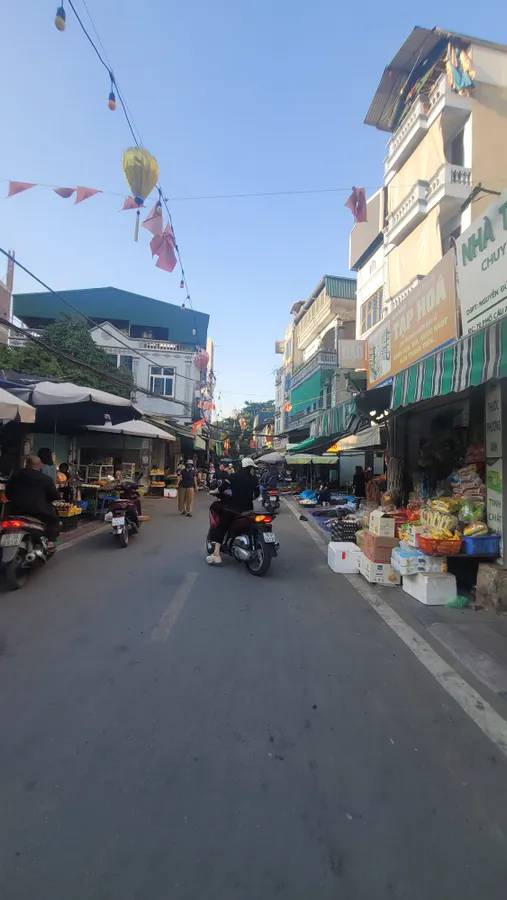 Bán nhà mặt phố Cầu Am Vạn Phúc, diện tích 38m2, nhà cấp 4, vỉa hè, sổ đỏ