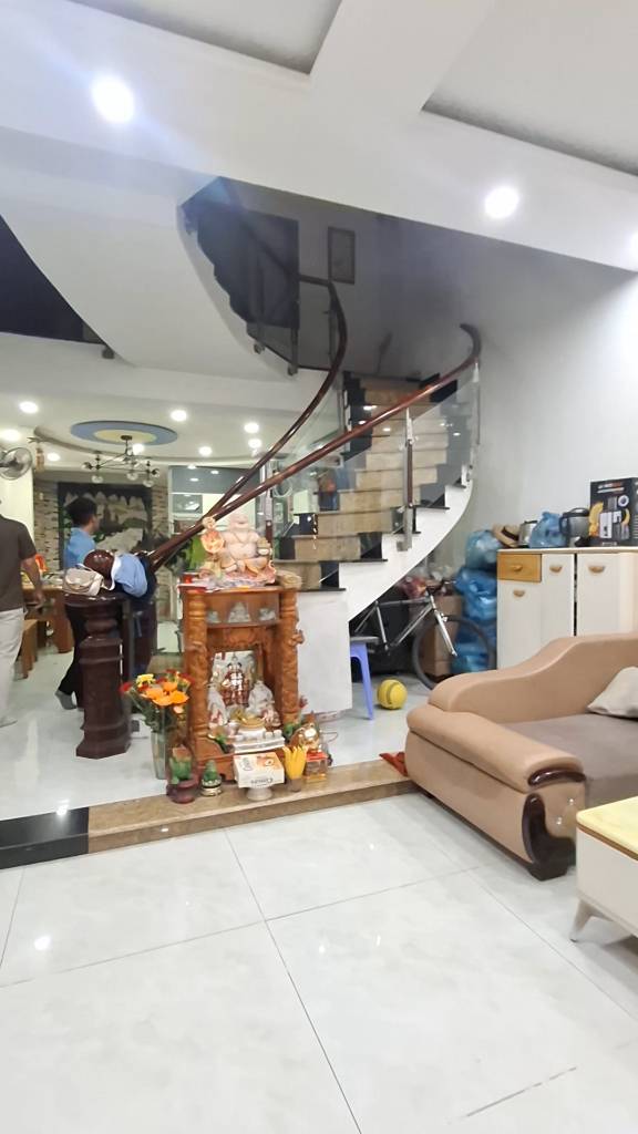 VINCOM 550 – Mặt tiền kinh doanh – Nhà 3 tầng – 100m² – Hoàn công đầy đủ – Giá 9.3 tỷ