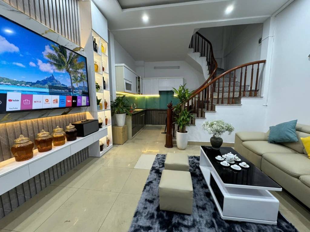 Bán nhà Phố Bùi Xương Trạch, 36m2, 30m Ô Tô dừng đỗ, 5 tầng, MT 4,3m, 8,2 tỷ